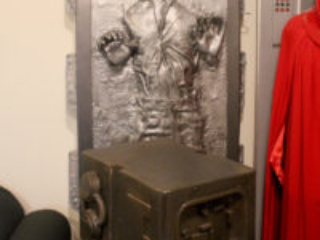 Life-size statue display - Han-in-carbonite, gonk droid