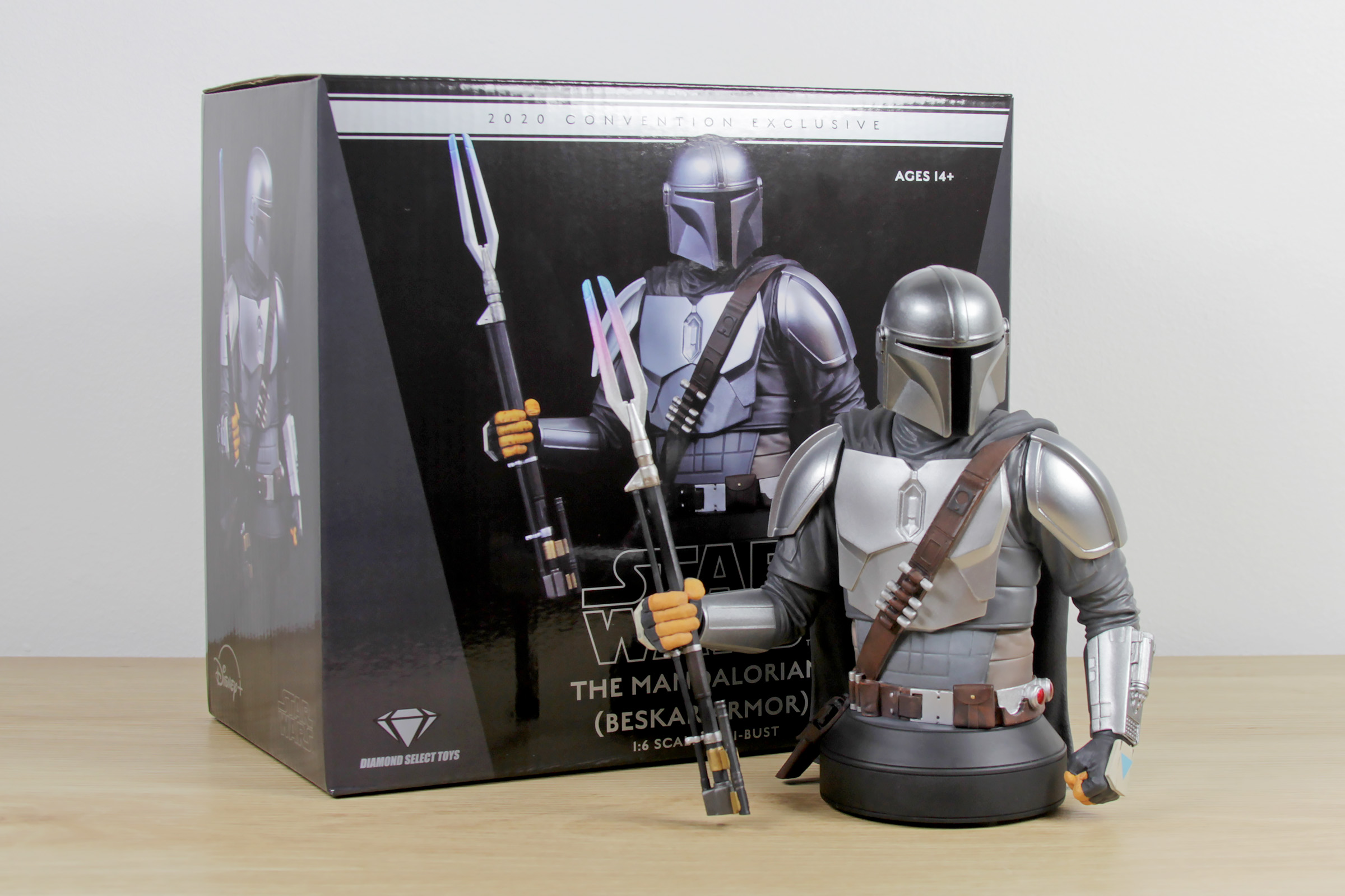 Gentle Giant The Mandalorian (Beskar Armor) 1:6 Scale Mini-Bust