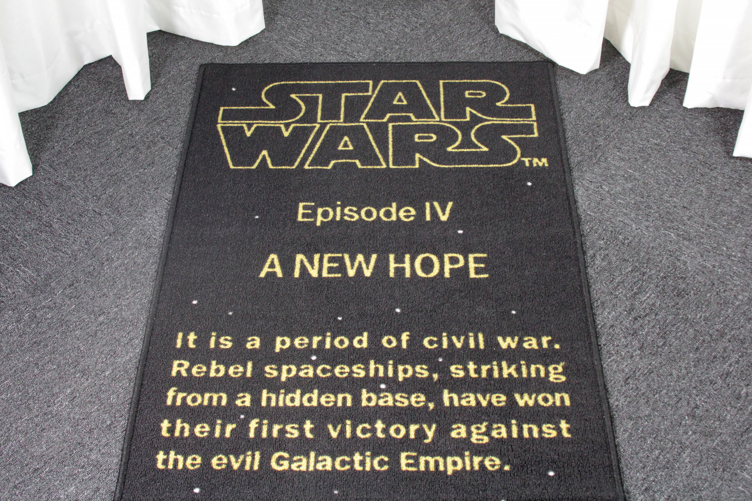 Star Wars Episode IV: A New Hope opening crawl rug